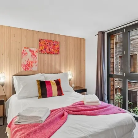 公寓 舍曼韦尔顶楼公寓 *