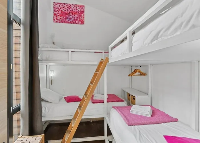 舍曼韦尔顶楼公寓 *